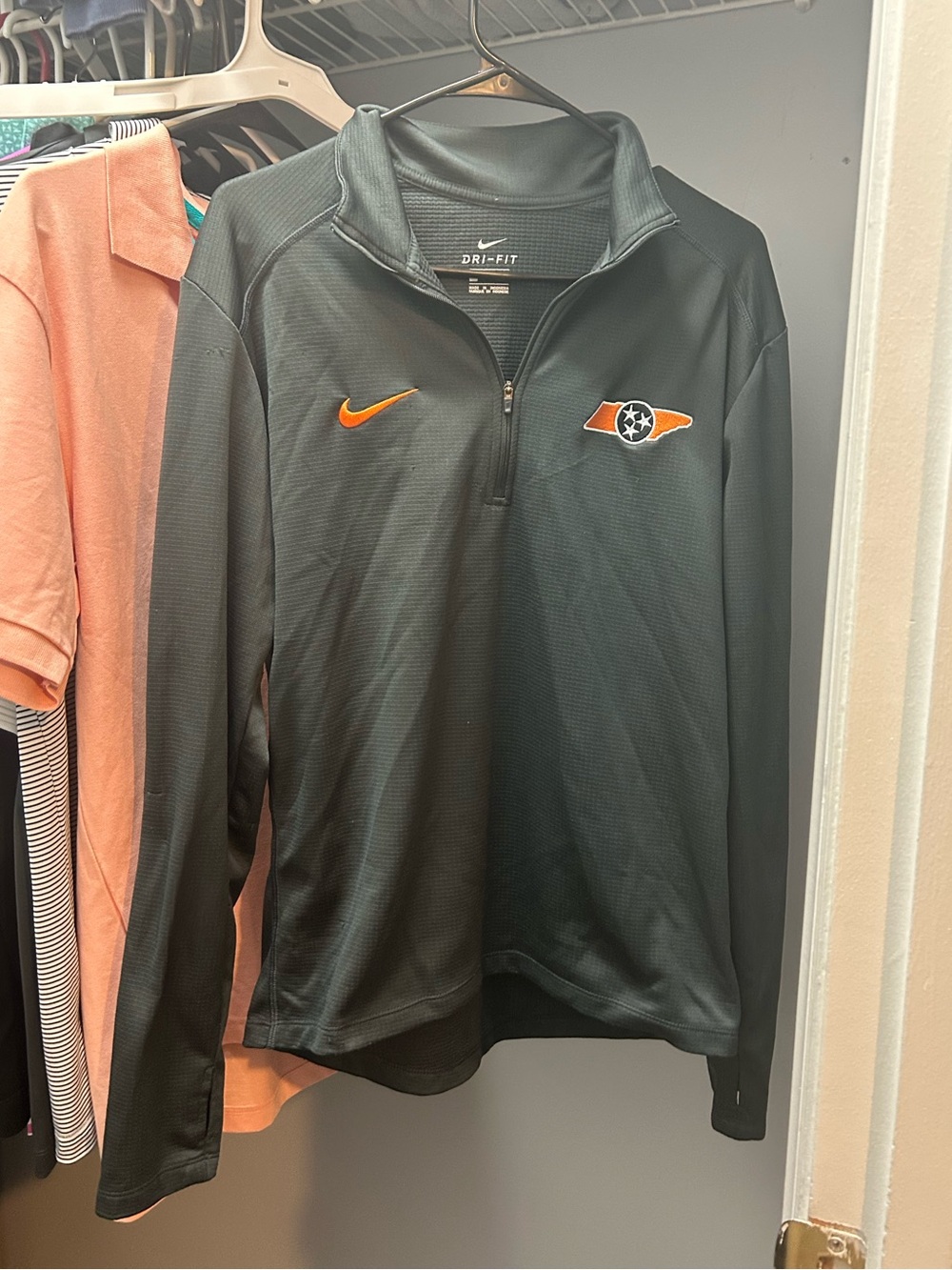 Men's Nike Anthracite Tennessee Volunteers Pacer Half-Zip Pullover Top